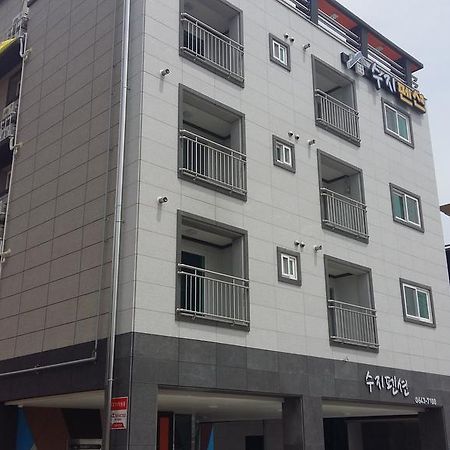 Suzy Pension Yeosu Exterior photo